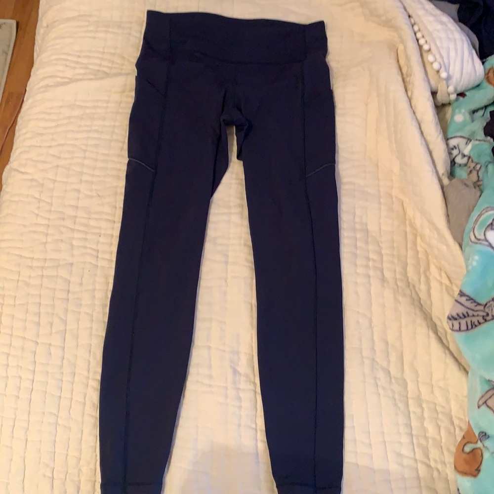 Lululemon size 8 speed up tight